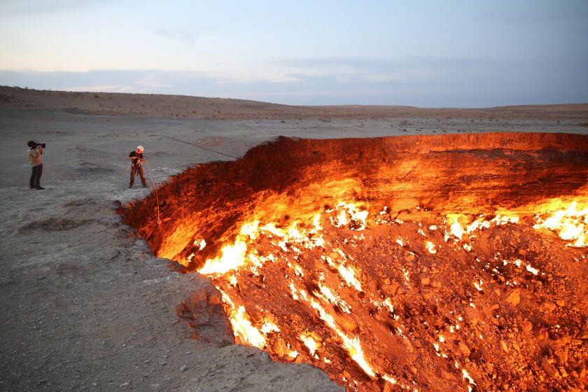 Darvaza Gas Crater (Door to Hell), Karakum Desert, near Darvaza, Turkmenistan